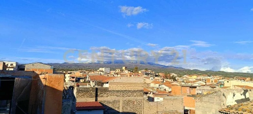 Foto Casa indipendente a Santa Maria di Licodia di 200 m² con 5 locali