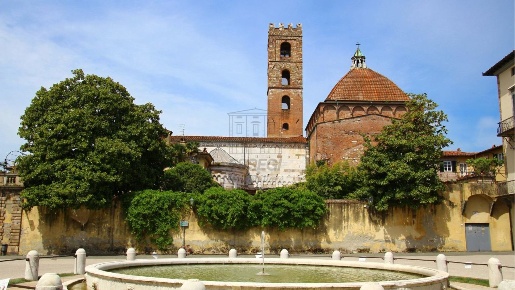 Foto Appartamento in Via Elisa 9, Lucca Piazza Anfiteatro - Torre Guinigi