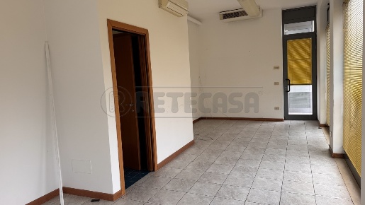 Foto Locale commerciale a Mirano Vetrego di 35 m² con 1 locali in affitto