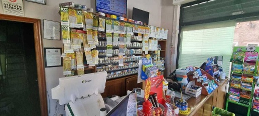 Foto Attività commerciale in Via XXIV Maggio 3, Carrara Avenza di 90 m²
