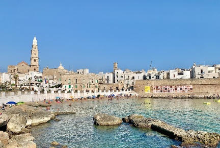 Foto Attività commerciale in Via Portavecchia 52, Monopoli di 250 m²