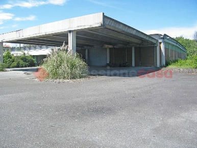 Foto Capannone industriale in REPUBBLICA, Divignano di 4250 m² con 5 locali