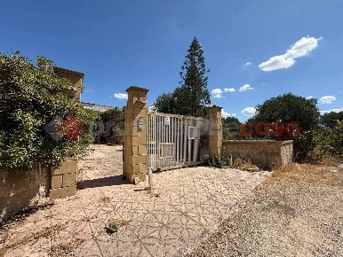 Foto Villa unifamiliare in Contrada LUOGOVIVO 3, Pulsano Centro di 250 m²