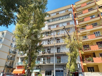 Foto Appartamento in Orazio Flacco, Bari Picone di 93 m² con 3 locali