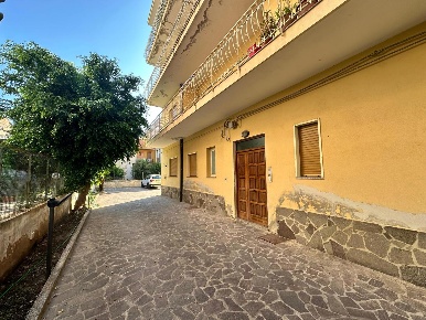 Foto Negozio in Via TENENTE GENOVESE 19, Barcellona Pozzo di Gotto Centro