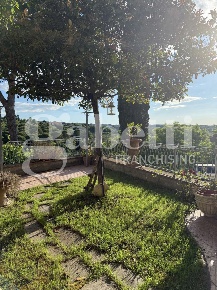 Foto Casa indipendente a Terricciola Centro di 210 m² in vendita