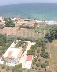 Foto Villa unifamiliare in BORGELLUSA, Avola Centro di 153 m² con 6 locali