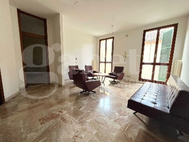 Foto Ufficio a Ravenna Centro Storico di 180 m² con 6 locali in affitto
