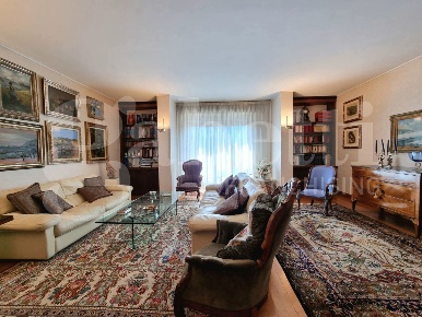 Foto Appartamento in Via Papa Giovanni XXIII 14, Lecco Castello di 160 m²