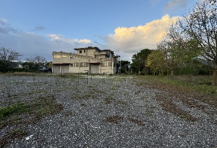 Foto Attività commerciale in Via Citernese, San Giustino di 2560 m²