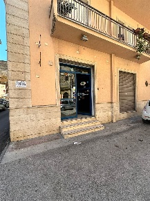 Foto Attività commerciale in Via Rosa Bianca 1, Ribera Centro di 185 m²