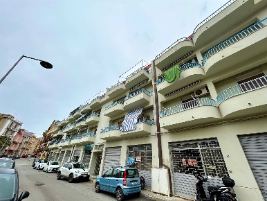 Foto Appartamento in via Salvo D'acquisto, Lascari di 122 m² con 5 locali