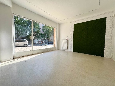 Foto Negozio a Brescia Via Veneto - Borgo Trento di 24 m² con 1 locali