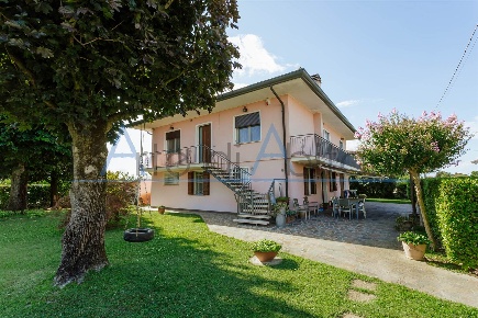 Foto Casa indipendente a Sant'Angelo di Piove di Sacco Centro di 223 m²