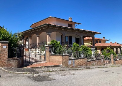 Foto Villa a schiera a San Quirico d'Orcia Centro di 250 m² con 5 locali