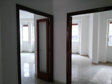 Foto Ufficio in Via Beccaria 22, Terni Centro Storico di 120 m² in affitto