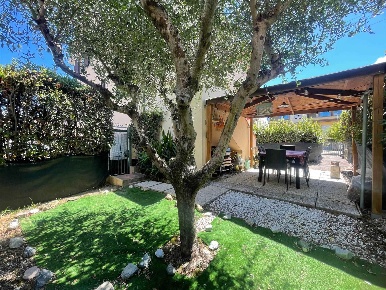 Foto Appartamento in Via pietro Nenni, Montescudaio di 47 m² con 2 locali