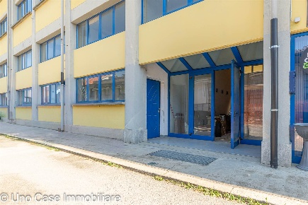 Foto Negozio in corso indipendenza 53, Rivarolo Canavese Centro di 120 m²