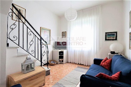 Foto Case semi ndipendenti a Ameglia di 75 m² con 4 locali in vendita