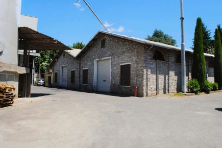 Foto Capannone industriale a Lucca Ponte a Moriano di 2913 m² con 1 locali