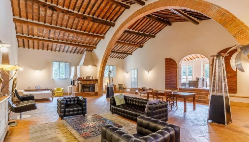 Foto Villa unifamiliare a Fauglia Centro di 550 m² con 15 locali in vendita