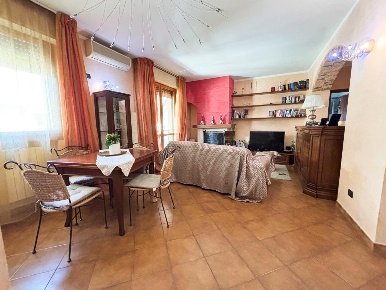 Foto Appartamento a San Miniato La Scala, Calenzano di 80 m² con 4 locali