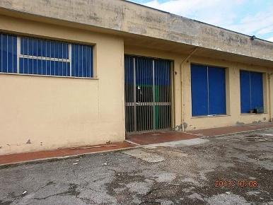 Foto Locale commerciale a Vicopisano Centro di 400 m² con 1 locali