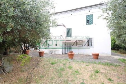 Foto Villa unifamiliare a San Giuliano Terme San Giuliano Terme Paese