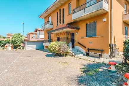 Foto Appartamento in VIA TIBALDI, Cassano Magnago di 113 m² con 6 locali