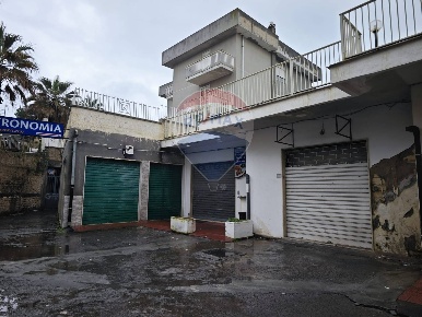 Foto Negozio in via Pintor, Carlentini Carlentini Nord di 140 m² in vendita