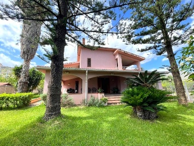 Foto Villa singola in Via Giardini, Trabia Centro di 220 m² con 5 locali