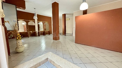 Foto Locale commerciale in VIA PIETRO NOVELLI, Siracusa Tica - Zecchino