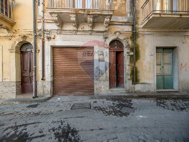 Foto Box a Francofonte di 18 m² con 1 locali in vendita