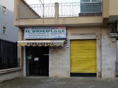 Foto Locale commerciale in Viale Concilio Vaticano, Bari Poggiofranco
