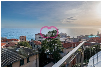 Foto Appartamento in Via Argonauti, Varazze Centro di 80 m² con 4 locali
