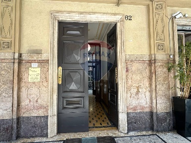 Foto Appartamento in Via Zambonate, Bergamo Centro di 77 m² con 2 locali