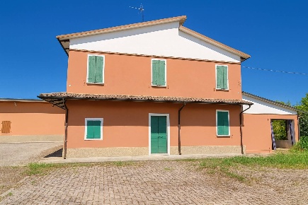 Foto Villa unifamiliare in VIA NAZIONALE, Minerbio di 522 m² con 11 locali