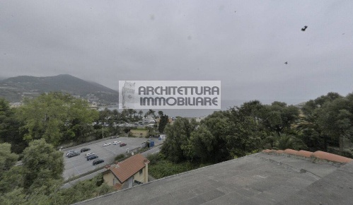 Foto Villa unifamiliare in PORTO, Arenzano Pineta di 270 m² con 10 locali