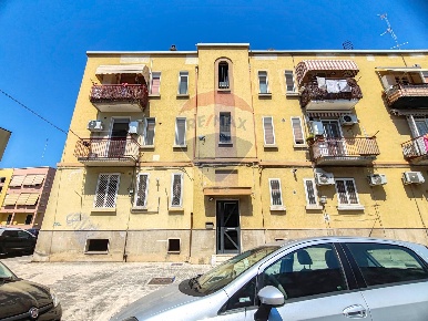 Foto Appartamento in Via Giulio Petroni, Bari Carrassi di 60 m² in vendita