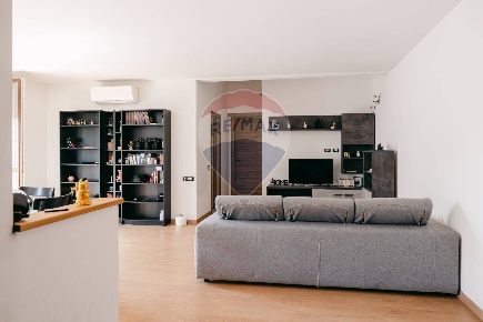 Foto Appartamento in VIA ANTONIO CANOVA, Agrate Brianza Centro di 81 m²