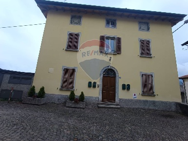 Foto Appartamento in Largo Goggi 6, Centro Valle Intelvi San Fedele Intelvi