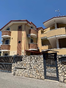 Foto Attico a Castello di Cisterna di 65 m² con 3 locali in vendita