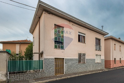 Foto Villa bifamiliare in VIA DEI SASSI, Busto Arsizio Ospedale di 280 m²