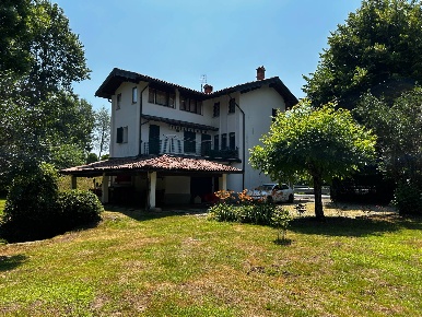 Foto Casa indipendente in Via Duchessa Isabella, Vistrorio di 250 m²