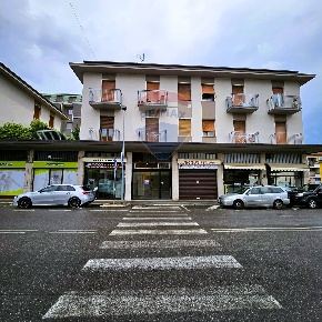 Foto Locale commerciale in Viale Valganna, Varese di 29 m² con 1 locali