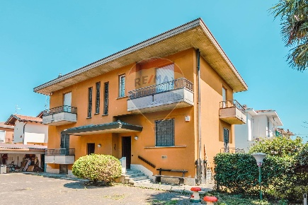 Foto Appartamento in VIA TIBALDI, Cassano Magnago di 127 m² con 5 locali
