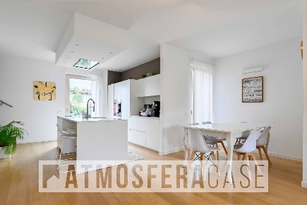 Foto Villa unifamiliare in Via Luigi Calvetti, Bergamo Canovine di 235 m²