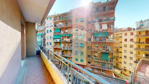 Foto Appartamento in Via Dei Platani, Genova Staglieno di 86 m² in vendita