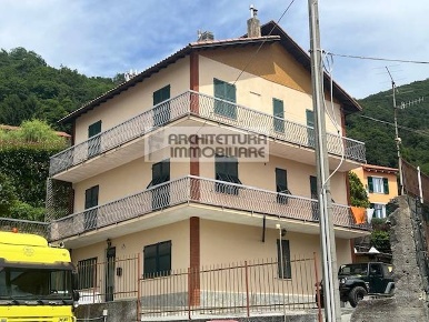 Foto Villa unifamiliare in VIA CERESA, Varazze Alpicella di 350 m²