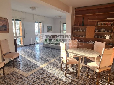 Foto Appartamento in VIA TORRE D'ERE, Bergeggi di 230 m² con 12 locali